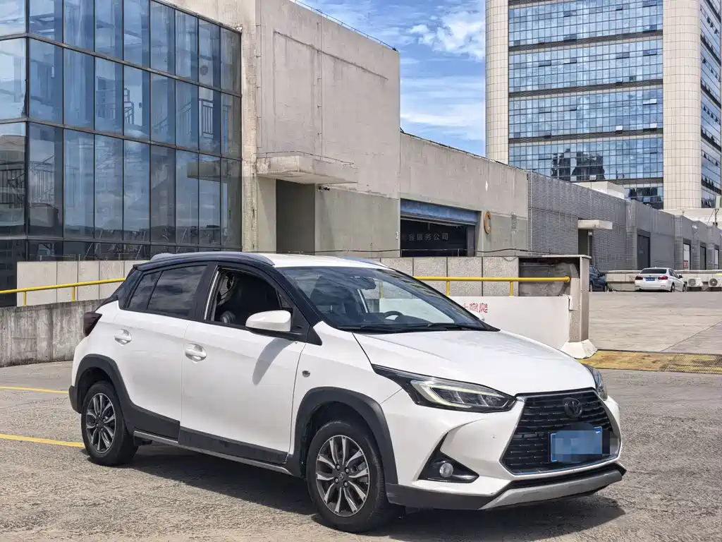 Toyota Yaris L — миниатюра 3