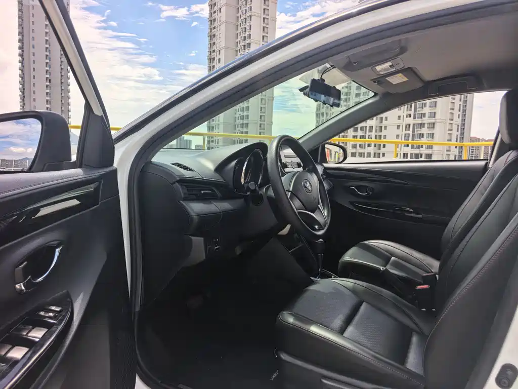 Toyota Yaris L — миниатюра 7