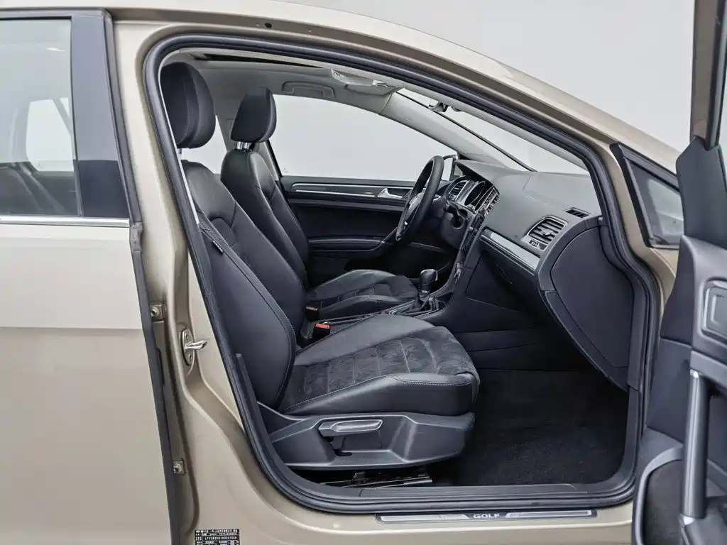 Volkswagen Golf — миниатюра 23