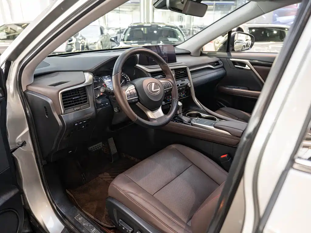 Lexus RX — миниатюра 9