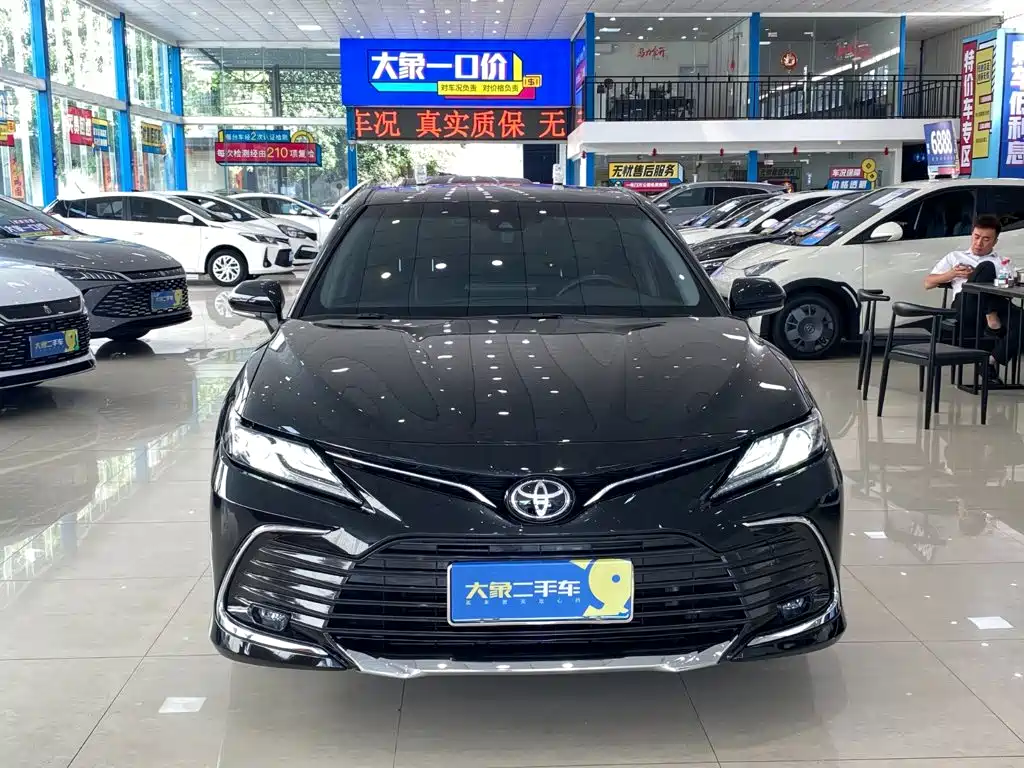 Toyota Camry — миниатюра 2