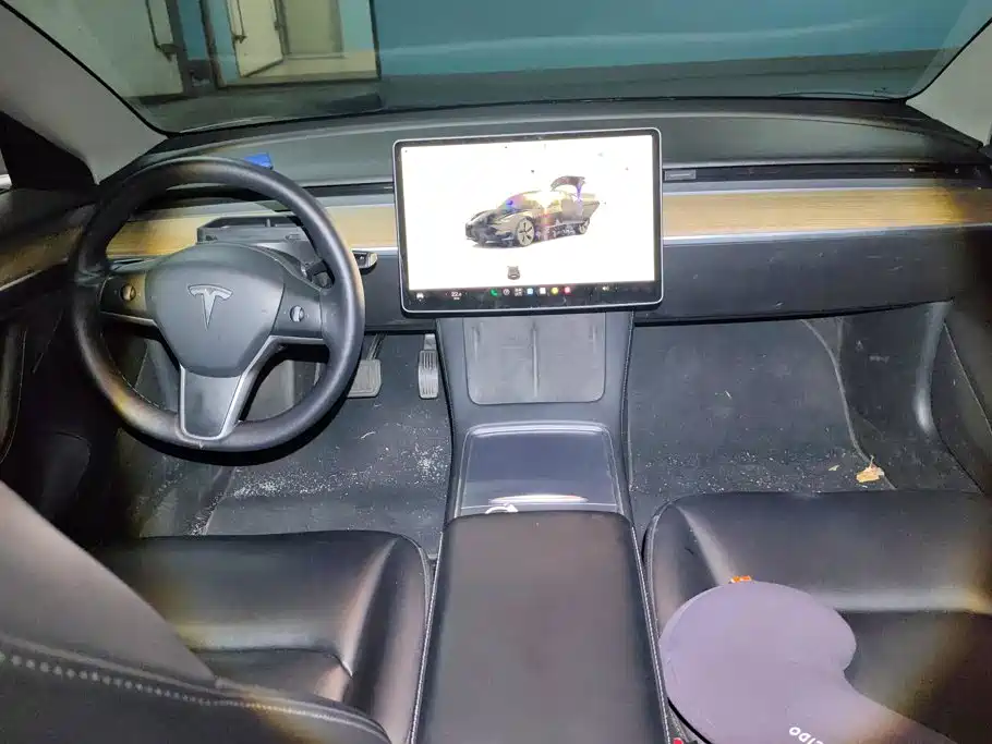 Tesla Model 3 — миниатюра 12