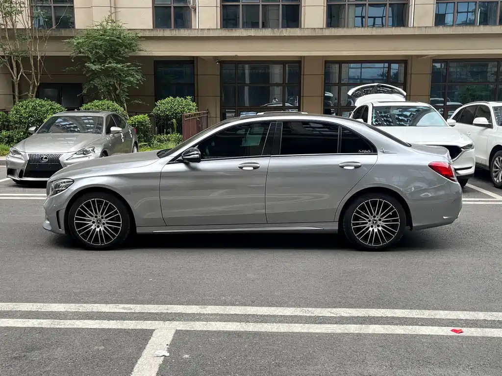 Mercedes-Benz C-Class — миниатюра 7