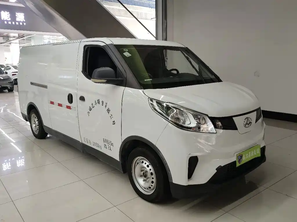 MAXUS EV30 — миниатюра 2