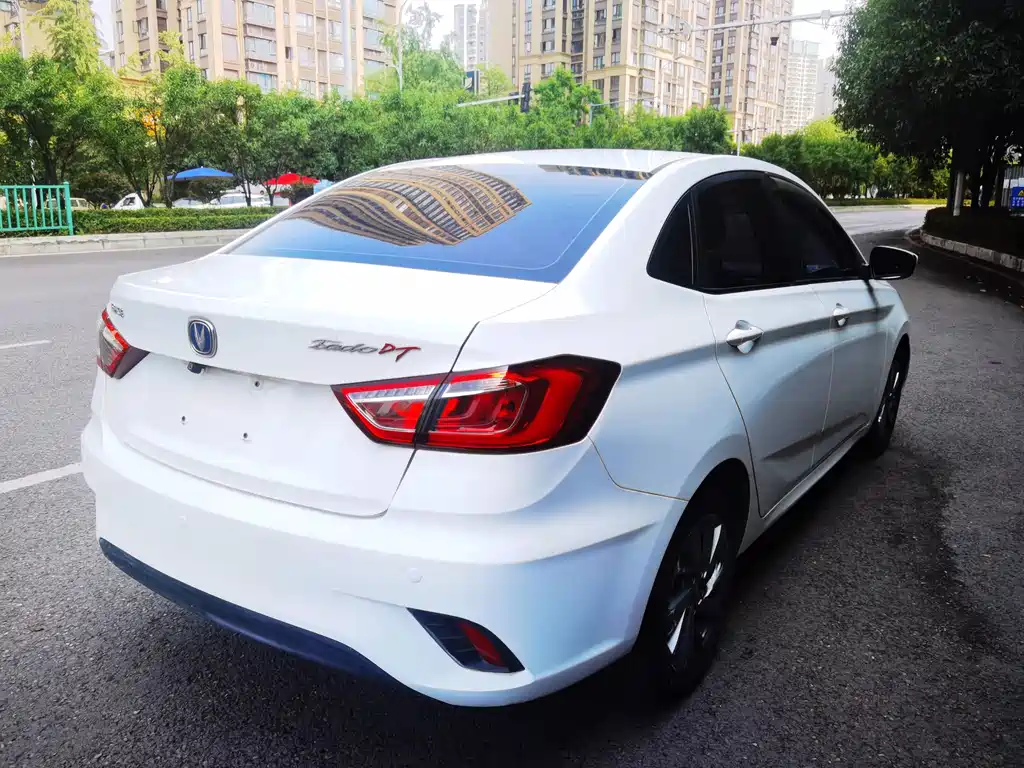 Changan Eado DT — миниатюра 6