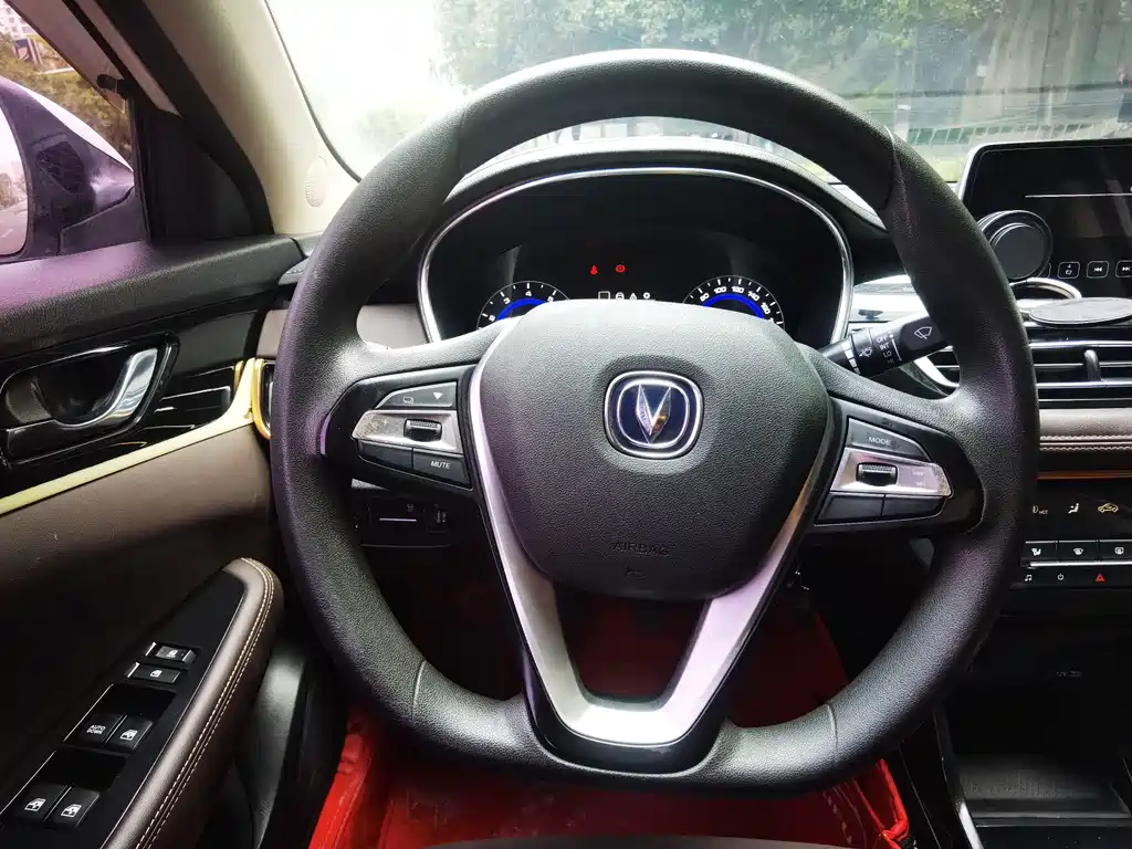 Changan Eado DT — миниатюра 14