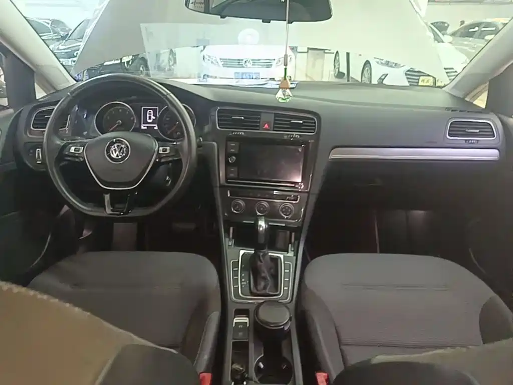 Volkswagen Golf — миниатюра 10