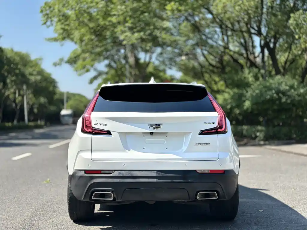 CADILLAC XT4