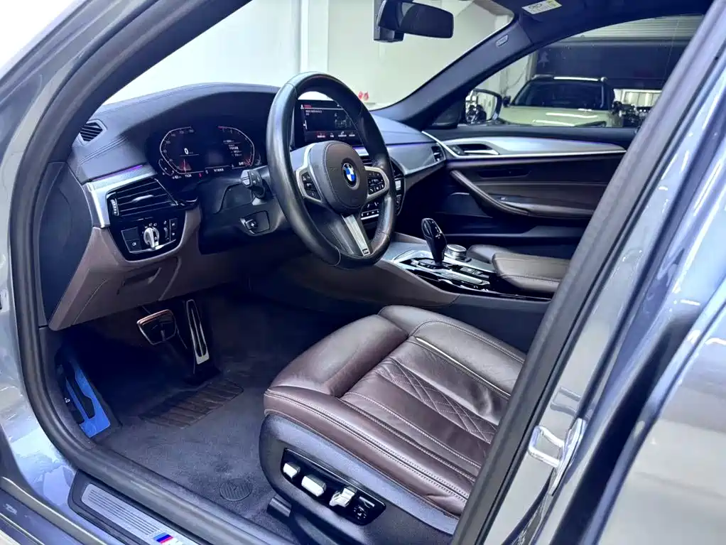 BMW 5 Series (Import) — миниатюра 9