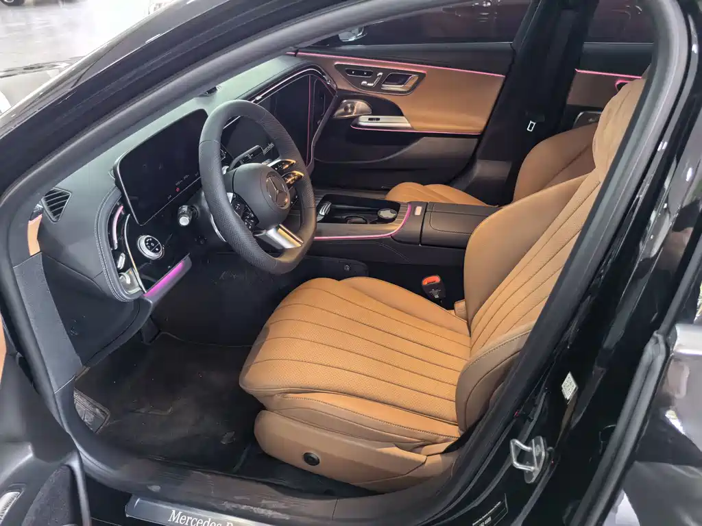 Mercedes-Benz E-Class — миниатюра 6