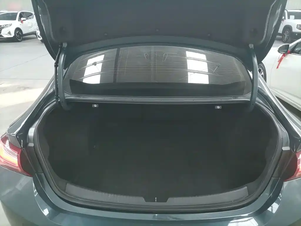 Chevrolet Malibu XL — миниатюра 19