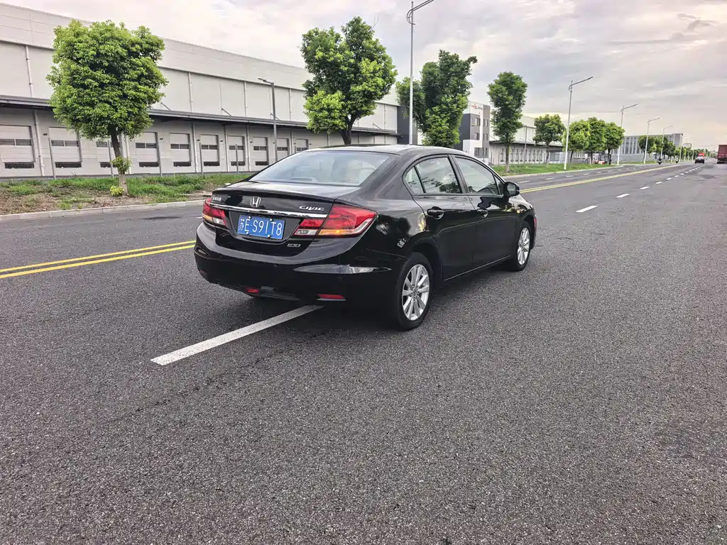 Honda Civic — миниатюра 11