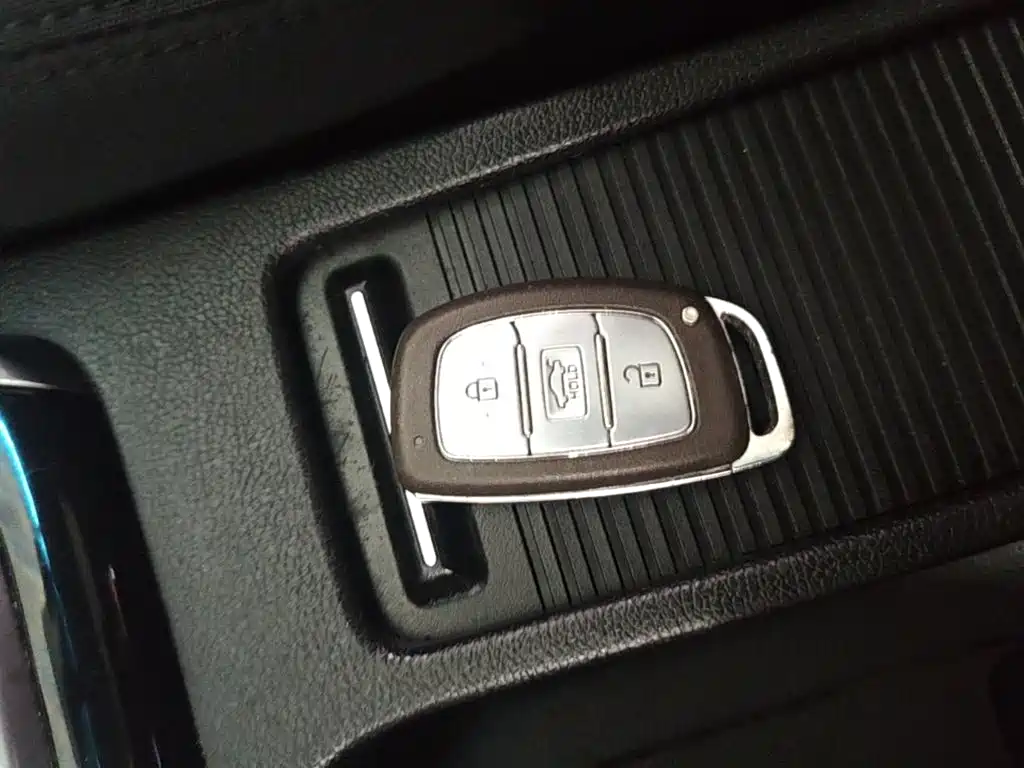 Hyundai Elantra Langdong — миниатюра 9