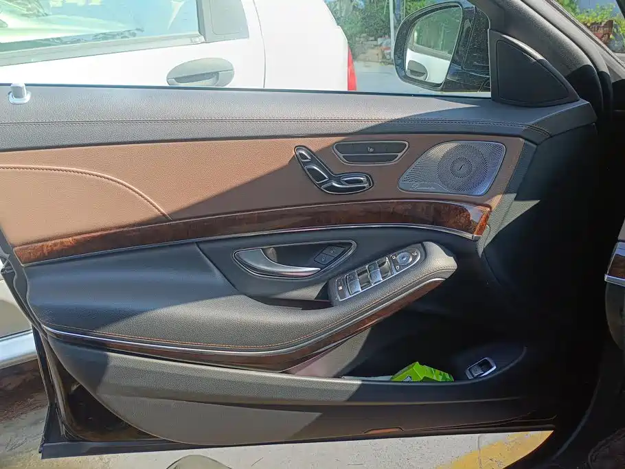 Mercedes-Benz S-Class — миниатюра 7