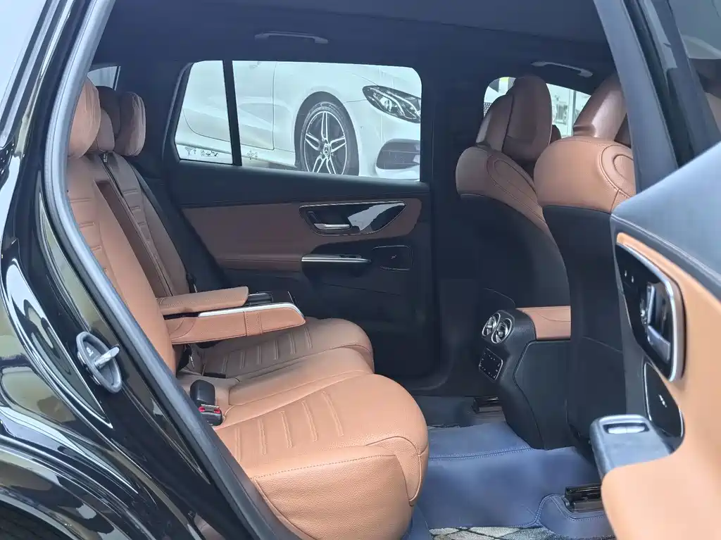Mercedes-Benz GLC — миниатюра 10