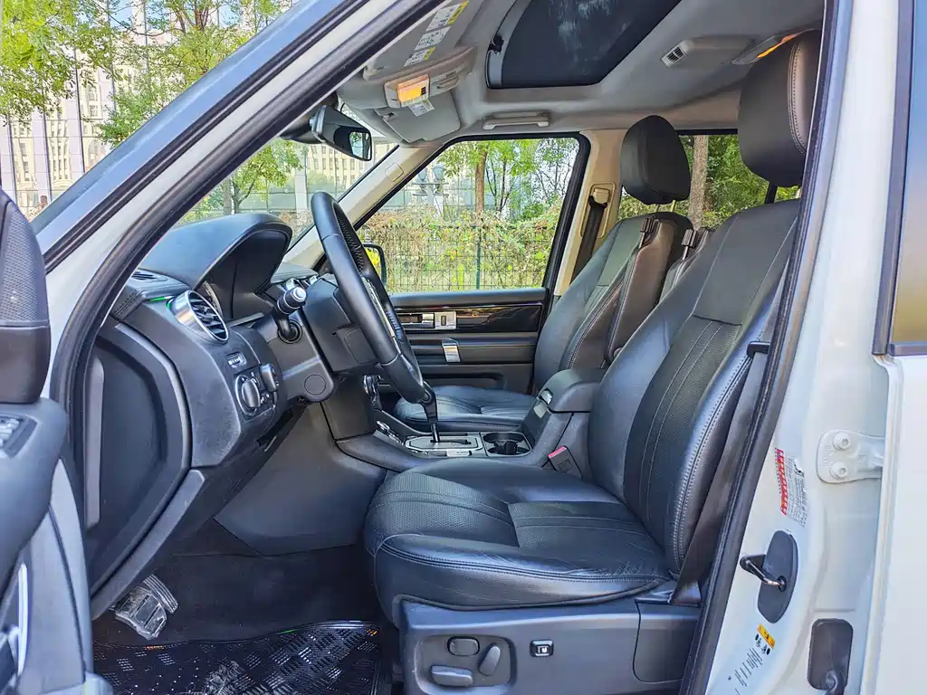 Land Rover Discovery — миниатюра 6