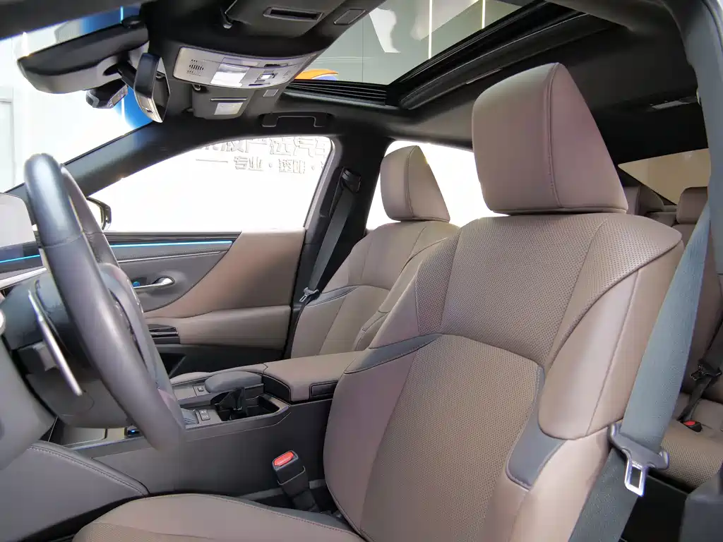 Lexus ES — миниатюра 7
