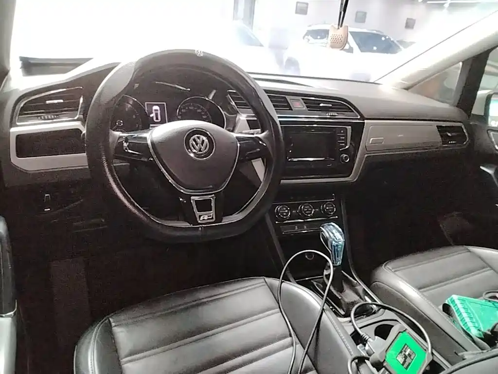 Volkswagen Touran — миниатюра 11