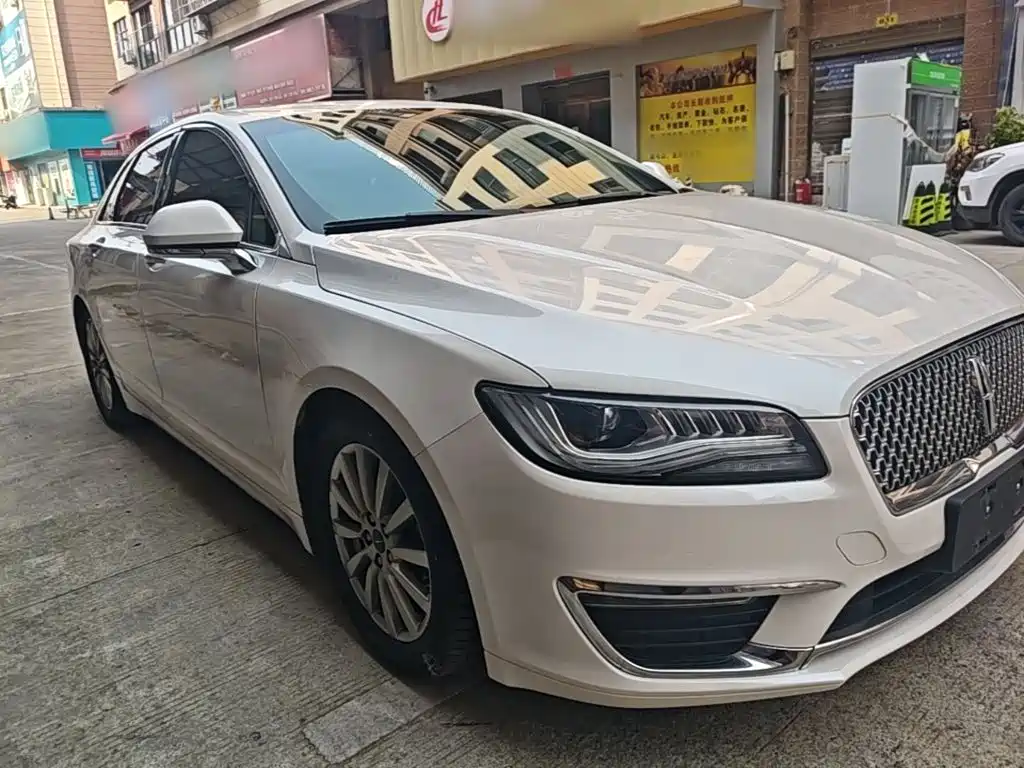 Lincoln MKZ — миниатюра 4