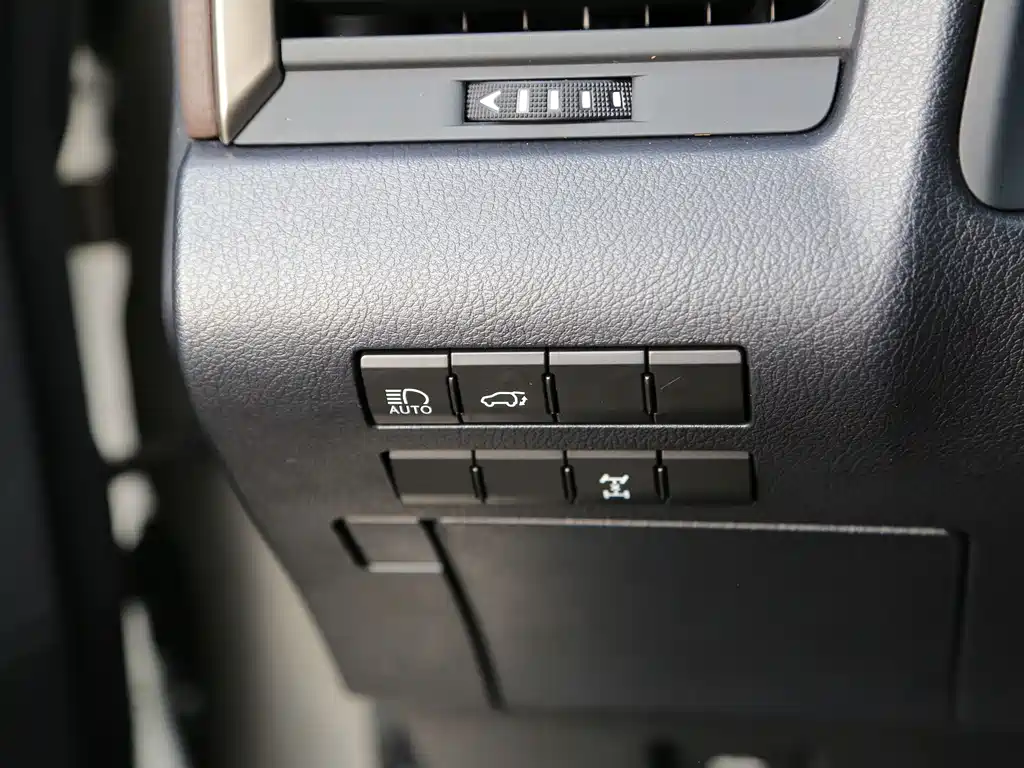 Lexus RX — миниатюра 12