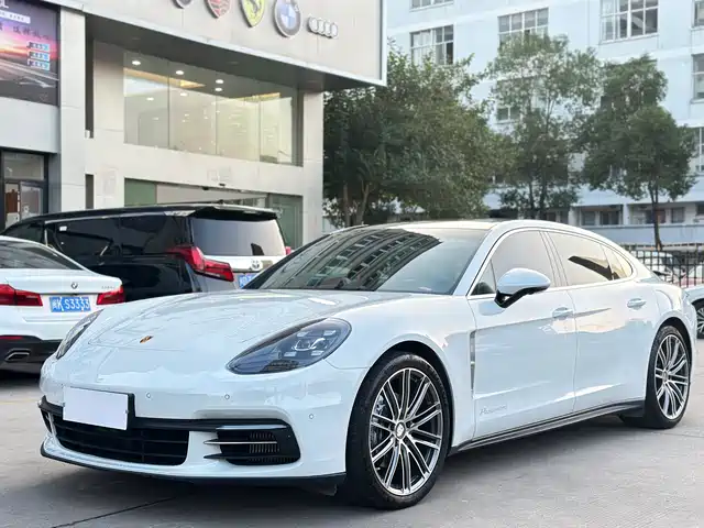 PORSCHE PANAMERA 2020