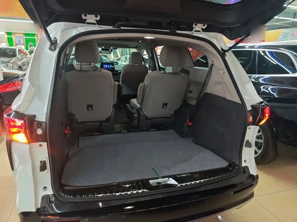 Toyota Sienna — миниатюра 19