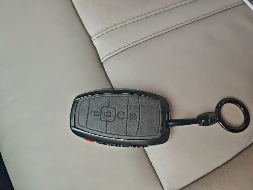 Lincoln MKZ — миниатюра 9