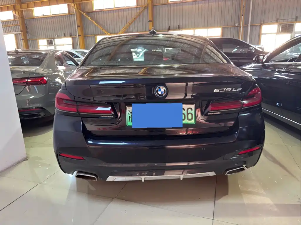 BMW 5 Series New Energy — миниатюра 8