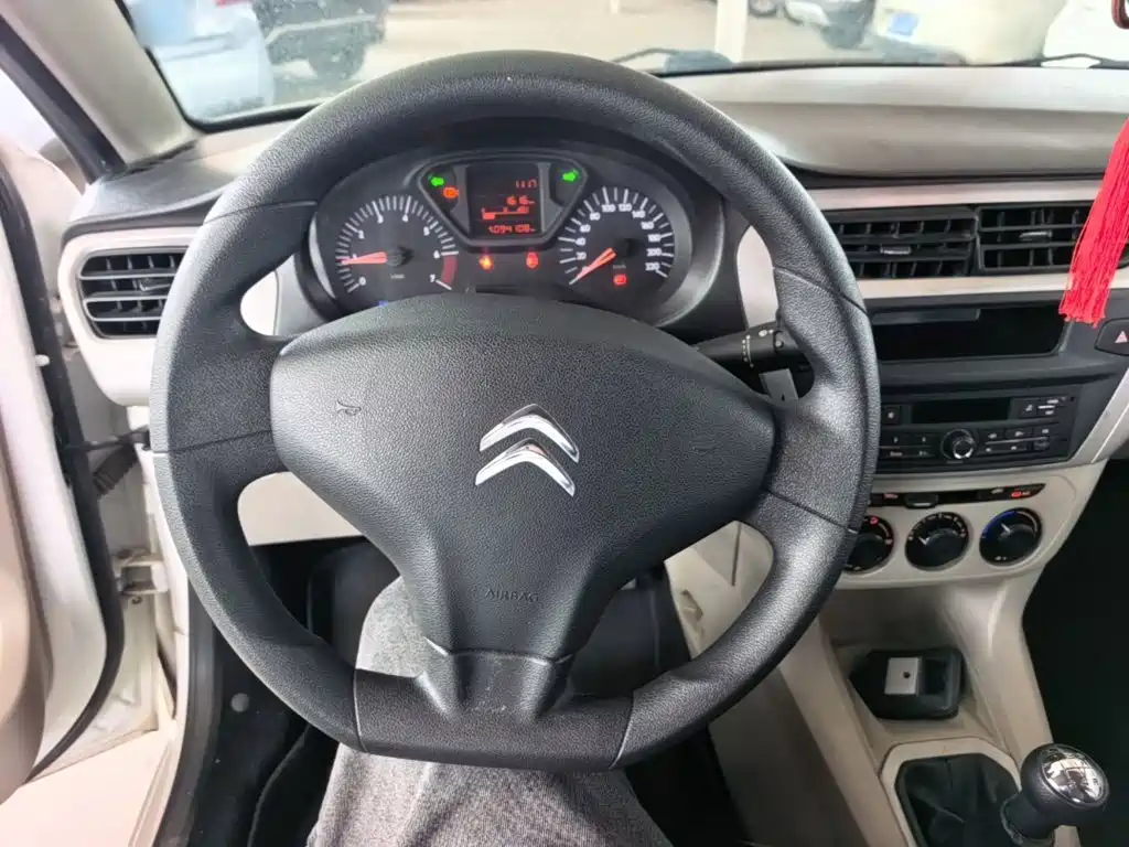Citroen Elysee — миниатюра 11