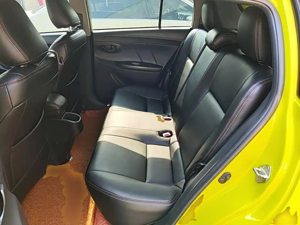 Toyota Yaris L — миниатюра 17