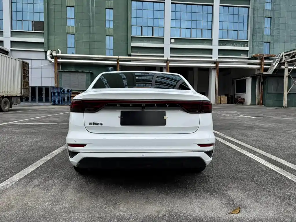 Geely Emgrand 4th Gen 1.5L CVT Flagship Type, фото 29