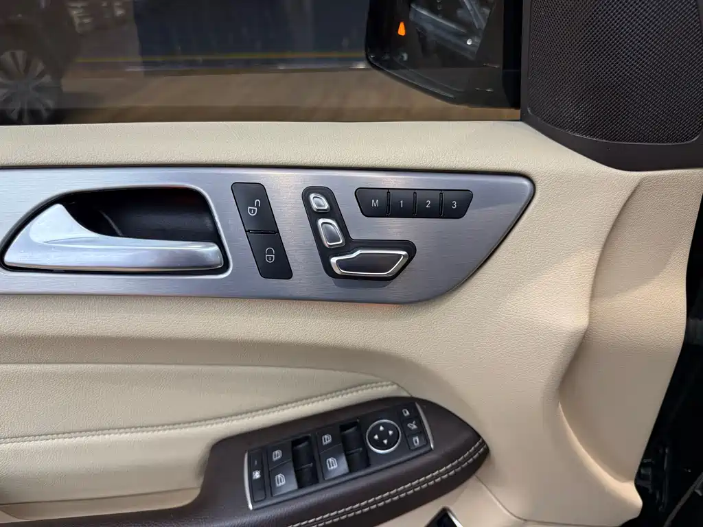 Mercedes-Benz GLE (Import) — миниатюра 14
