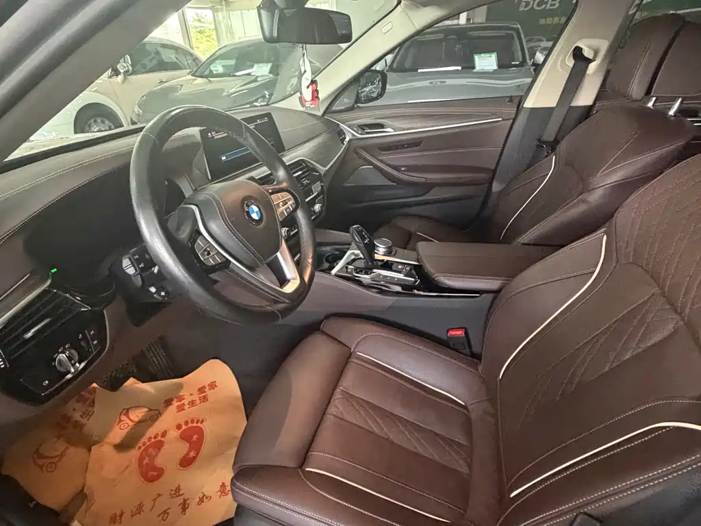 BMW 5 Series New Energy — миниатюра 4