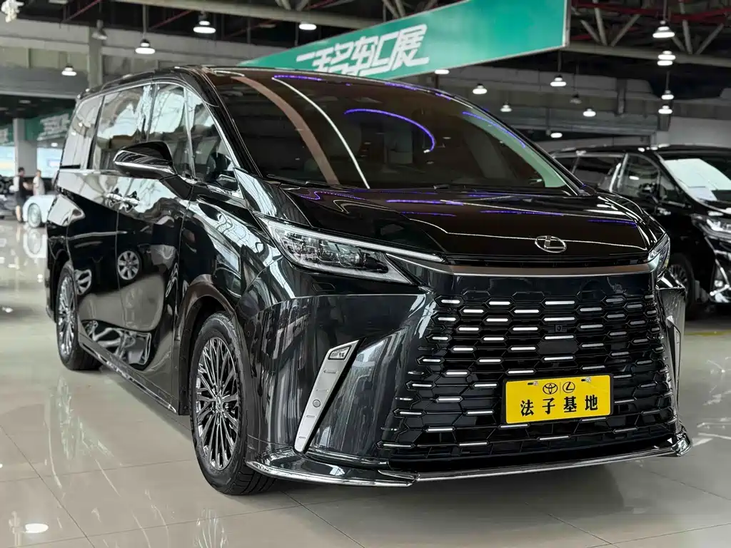 Lexus LM — миниатюра 3