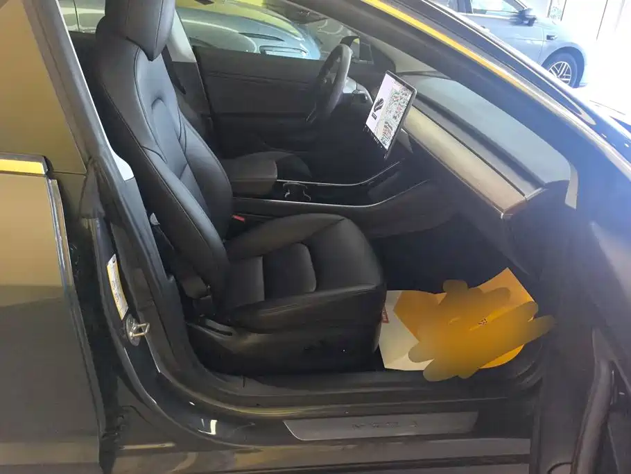 Tesla Model 3 — миниатюра 8