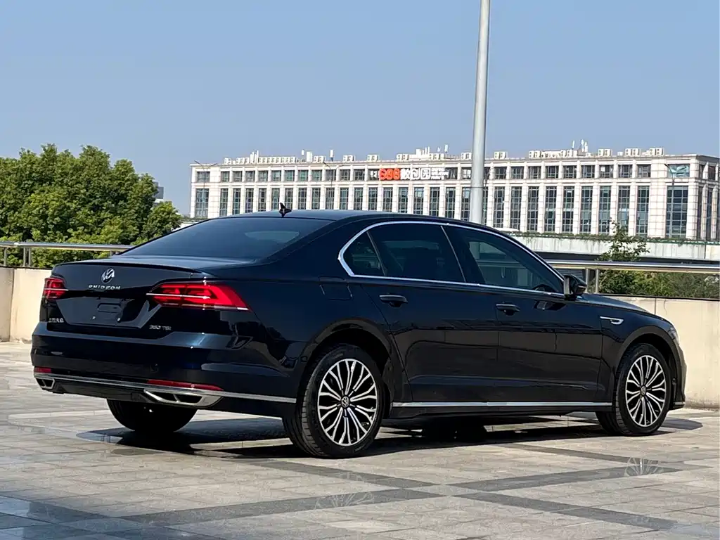 Volkswagen Phideon — миниатюра 4