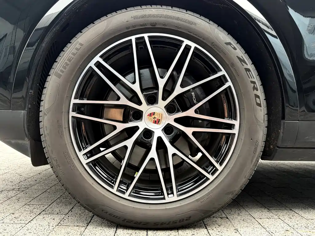 Porsche Cayenne — миниатюра 24
