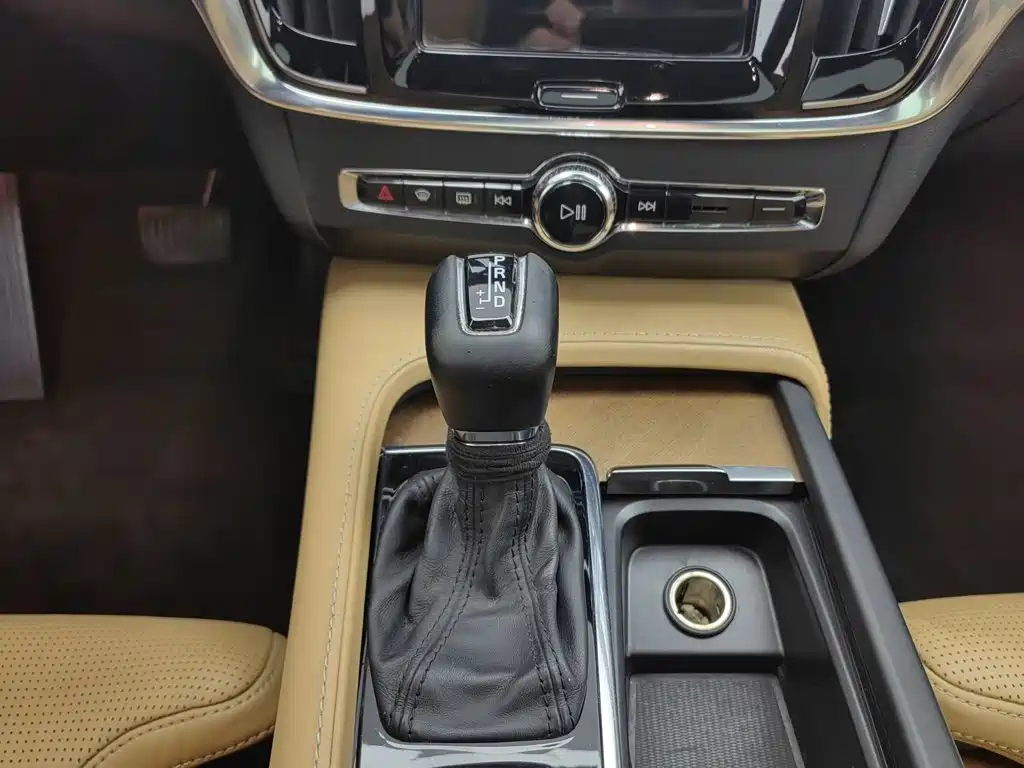 Volvo S90 — миниатюра 13