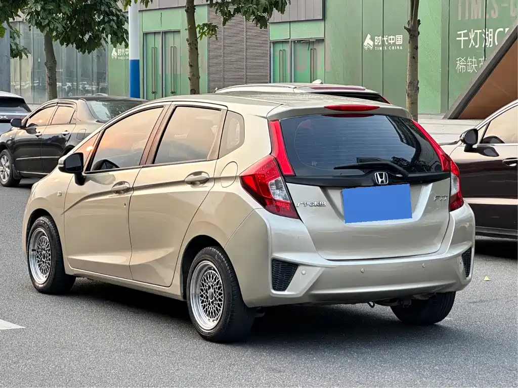 Honda Fit — миниатюра 14