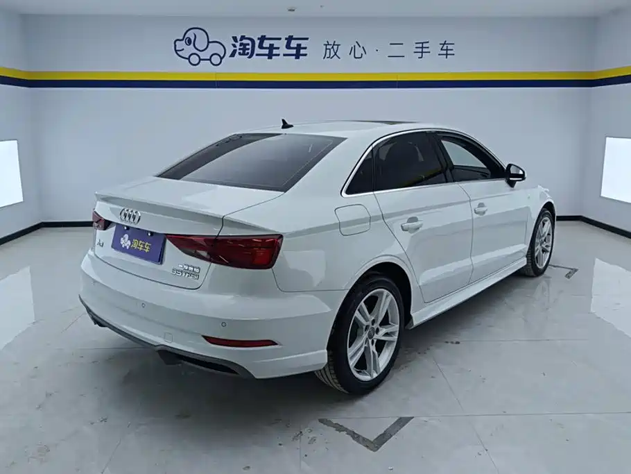 Audi A3 2019 Limousine 35 TFSI Fashion V