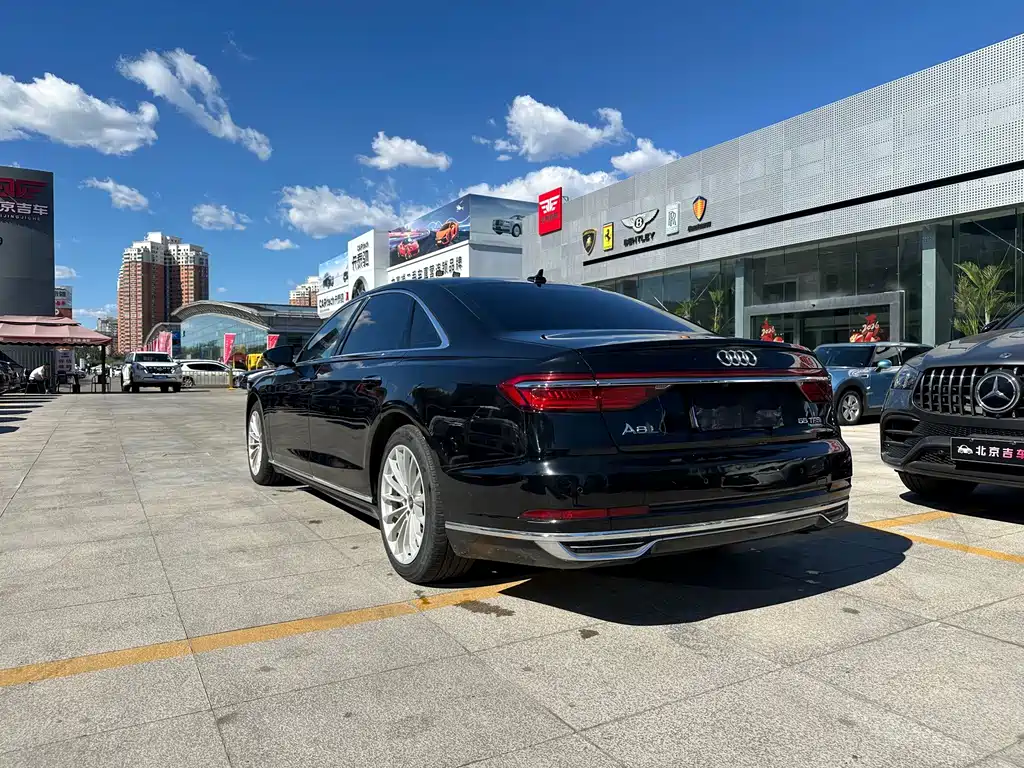 Audi A8 — миниатюра 4