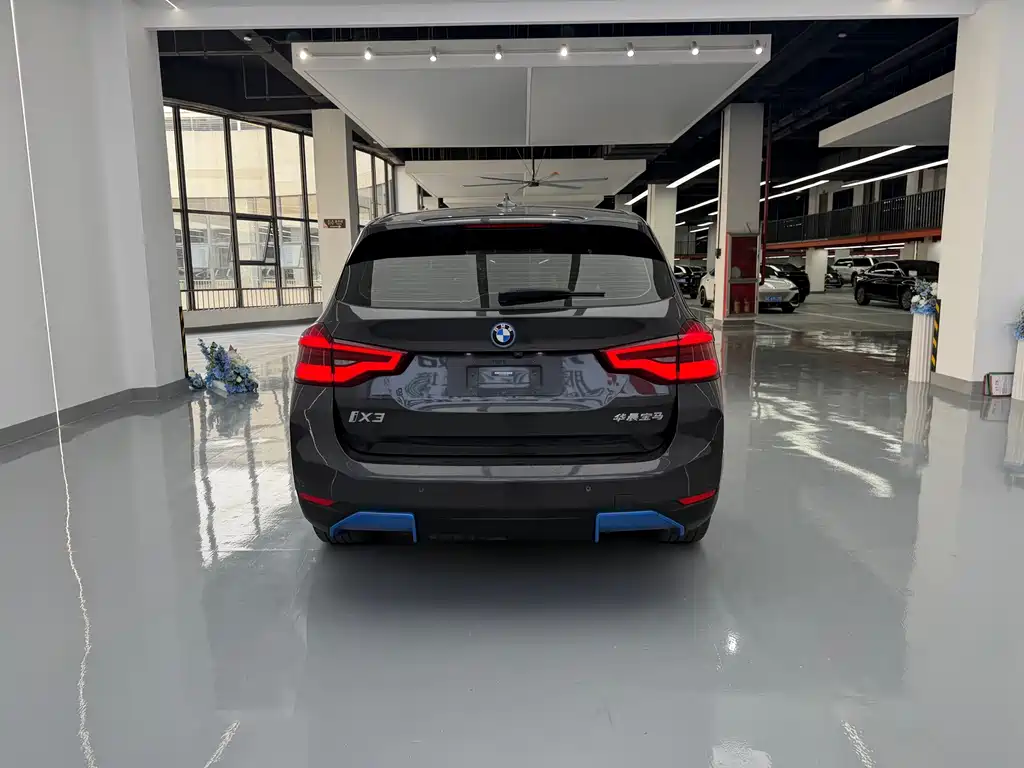 BMW iX3 — миниатюра 14