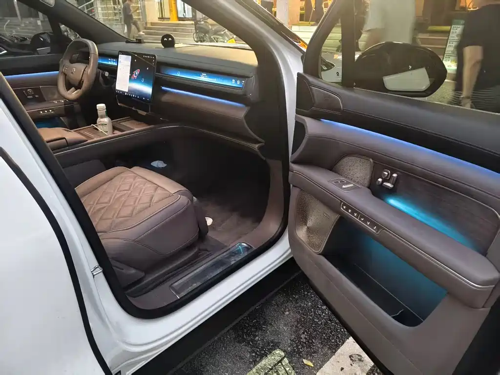 NIO ES8 — миниатюра 4