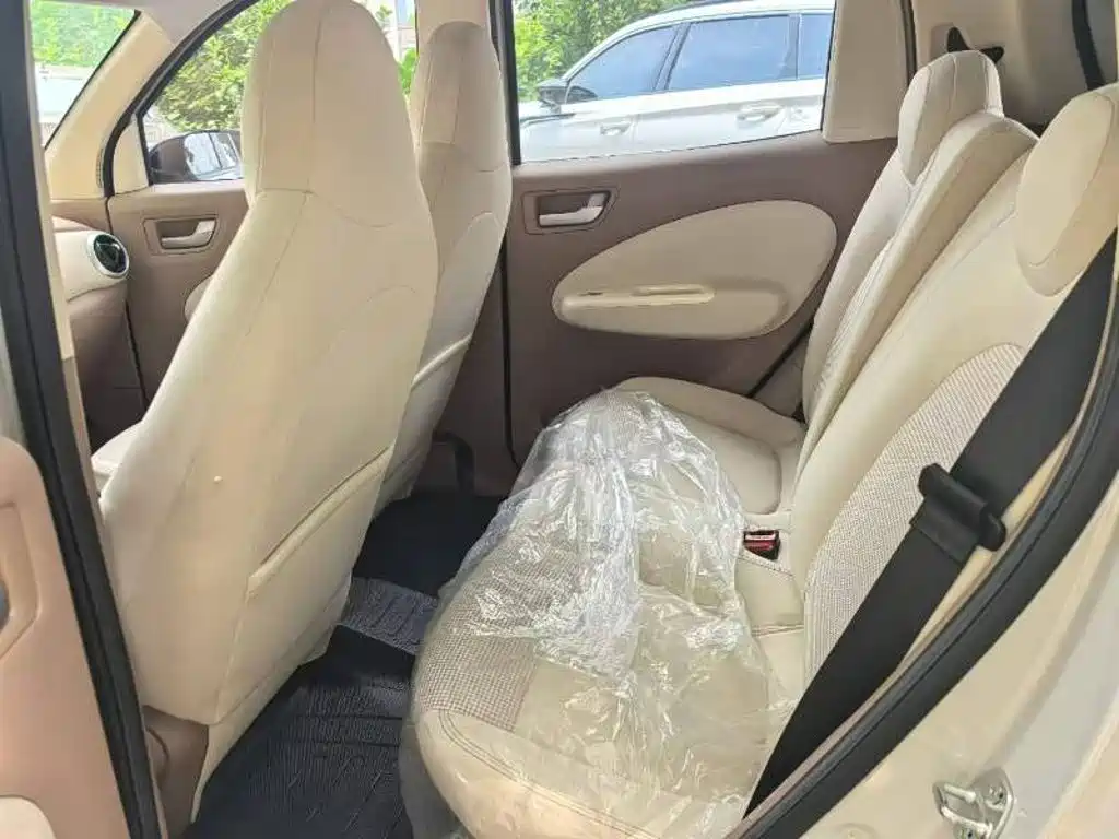 Wuling MINIEV — миниатюра 4
