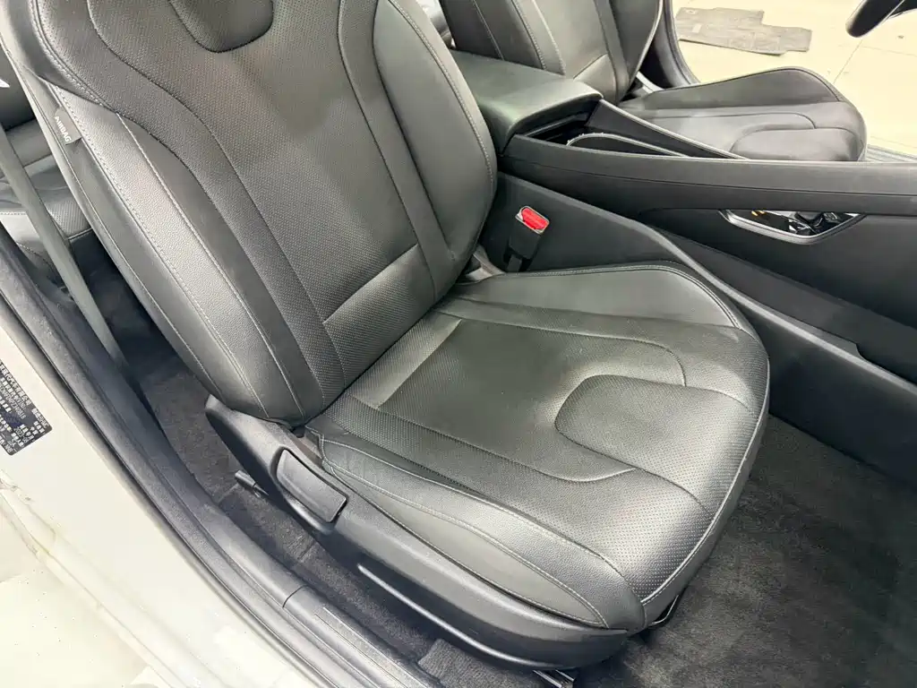 Hyundai Elantra — миниатюра 17