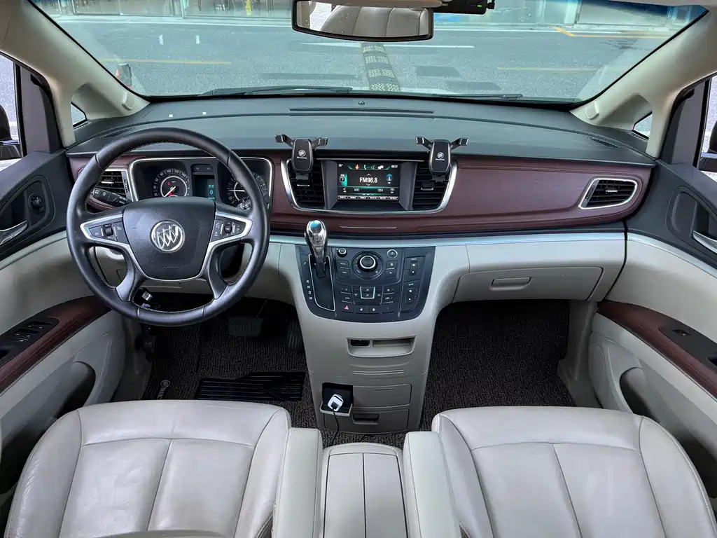 Buick GL8 — миниатюра 16