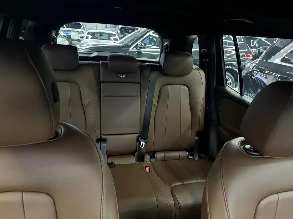 Mercedes-Benz GLB — миниатюра 13