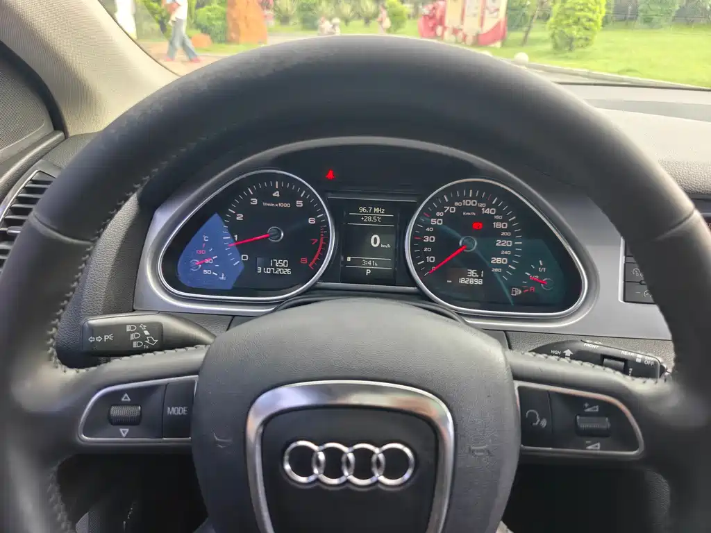 Audi Q7 — миниатюра 11