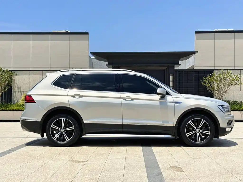 Volkswagen Tiguan L — миниатюра 7
