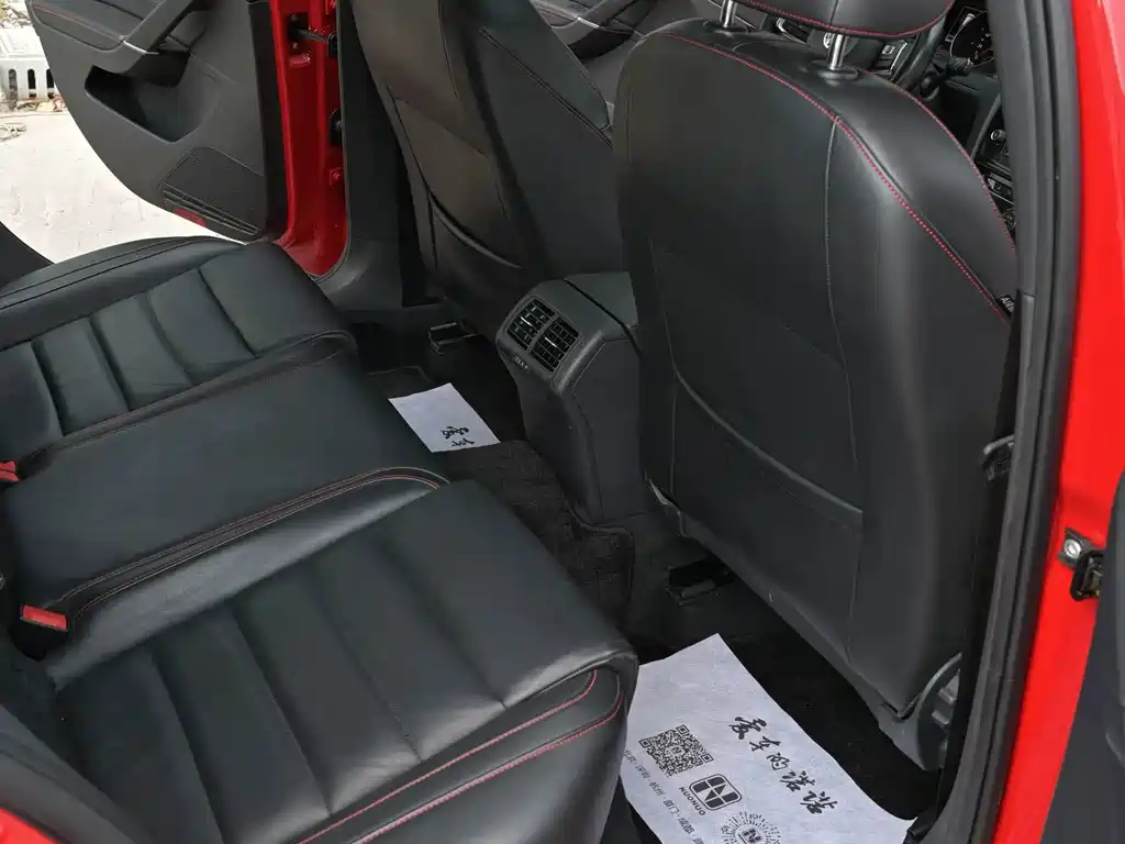 Volkswagen Golf GTI — миниатюра 12